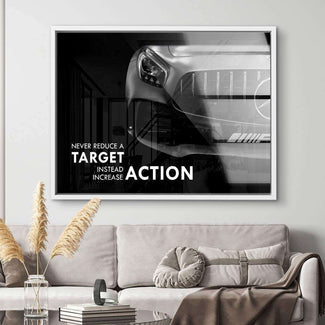 Modernes Wandbild mit Sportwagen und Motivationsspruch im Wohnzimmer, Leinwand Kunst