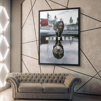 Modernes Leinwandbild mit Katze und Löwen-Reflexion, Motivationsschriftzug Mindset, Wohnzimmer