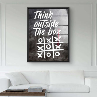 Modernes Wandbild mit Spruch 'Think outside the box' und grafischem Tic-Tac-Toe Motiv, Wohnzimmerdeko