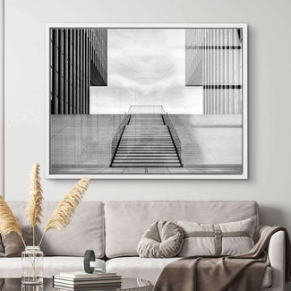 Modernes Wandbild mit schwarz-weißer Architektur, Treppe und urbanen Gebäuden im Wohnzimmer