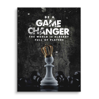 Motivationsbild mit Schachfigur König, goldener Krone und inspirierendem Game Changer Spruch