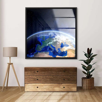 Modernes Wandbild mit Ansicht der Erde aus dem Weltall, über Kommode, dekoratives Wohnzimmer