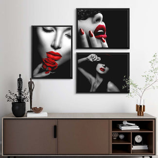Wandbild-Set mit Frauenporträts, roten Lippen und Kunstdekor im modernen Wohnzimmer