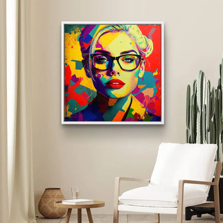 Modernes, buntes Wandbild einer Business-Frau mit Brille im Pop Art Stil, Wohnzimmer Deko