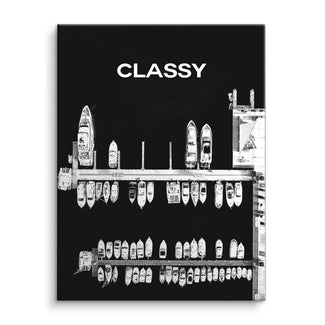 Modernes Wandbild in Schwarz-Weiß mit Yachthafen und Schriftzug CLASSY, Leinwand Kunst