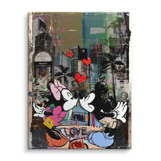 Modernes Wandbild mit küssendem Comic-Paar vor Miami-City Collage, Pop Art Stil