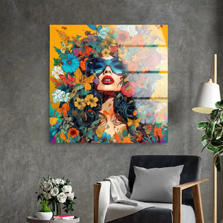 Modernes Wandbild Frau mit Blumen und Sonnenbrille, buntes Kunstwerk im Wohnzimmer