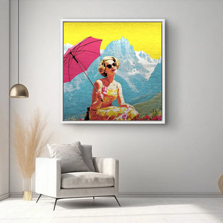 Modernes Wandbild mit Frau im Retro-Stil, rosa Schirm, Berge und gelber Himmel im Wohnzimmer