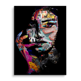 Modernes Wandbild mit bunter Collage eines Frauengesichts im urbanen Pop Art Stil