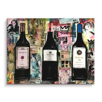 Modernes Wandbild mit drei Weinflaschen auf bunter Collage, Pop Art Kunst für Wohnzimmer