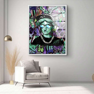 Modernes Pop Art Wandbild mit bunter, urbaner Graffiti-Figur im stylischen Wohnzimmer
