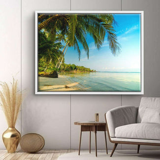 Leinwandbild mit tropischem Strand, Palmen und Meer, modern im Wohnzimmer dekoriert