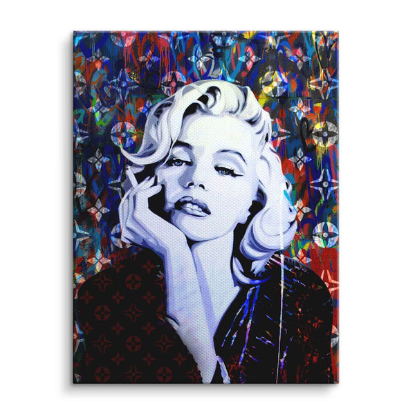 Pop Art Wandbild einer Frau mit blondem Haar vor buntem Hintergrund auf Leinwand