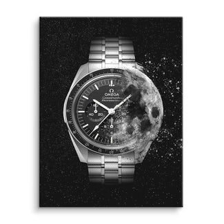 Moderne Wandbild-Collage mit silberner Uhr und Mond-Illustration auf schwarzem Hintergrund